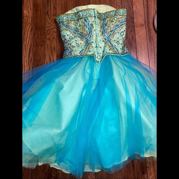 Ball Gown - Picture 3 of 6